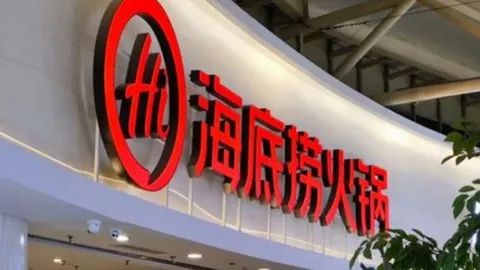 “2025大湾区校园羽毛球邀请赛隆重开幕”