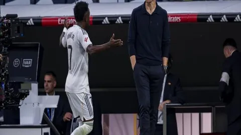 “高新区附中游泳馆开启冠军课程之旅”