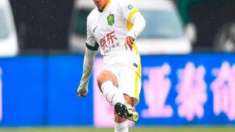 “巴黎奥运初亮相：中国游泳健儿稳步开局，张雨霏望调适竞技状态”